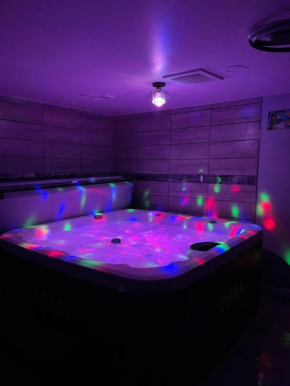 Adults Only vacation rental with Hot tub- NO PARTIES